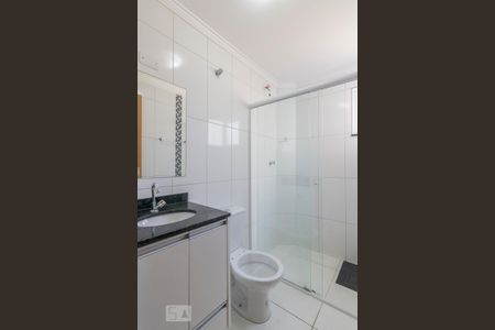 Banheiro da Suíte de apartamento para alugar com 3 quartos, 81m² em Vila Pires, Santo André