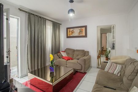 Sala de casa à venda com 2 quartos, 80m² em Parque Maria Domitila, São Paulo