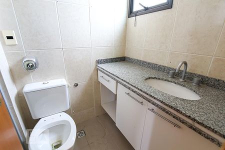 Apartamento à venda com 110m², 3 quartos e 2 vagasBanheiro da suíte