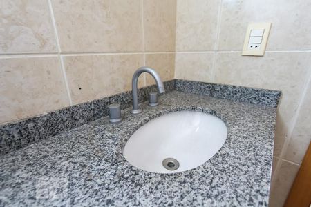 Apartamento à venda com 110m², 3 quartos e 2 vagasBanheiro da suíte