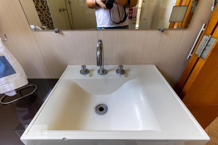 Casa à venda com 165m², 3 quartos e 3 vagasBanheiro da Suíte