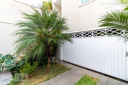 Casa à venda com 165m², 3 quartos e 3 vagasGaragem