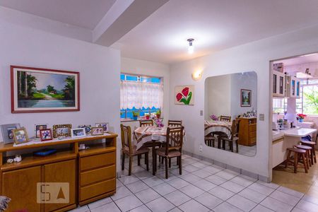 Sala de casa à venda com 6 quartos, 208m² em Vila Alexandria (zona Sul), São Paulo