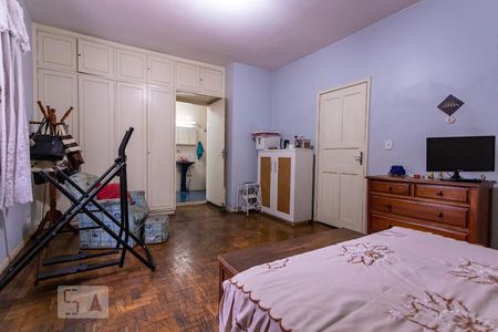 Suíte de casa à venda com 6 quartos, 208m² em Vila Alexandria (zona Sul), São Paulo