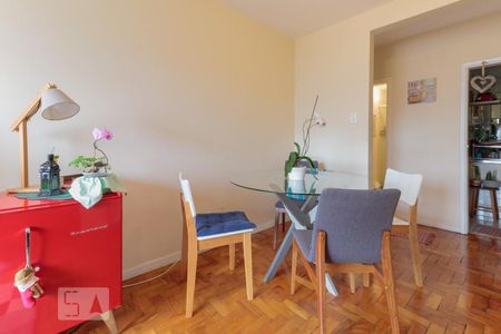 Apartamento à venda com 82m², 2 quartos e sem vagaSala