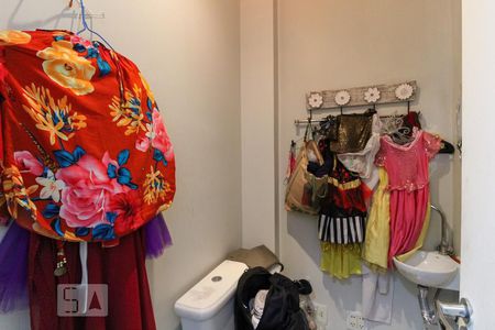 Casa à venda com 320m², 7 quartos e 2 vagasBanheiro da Suíte 1