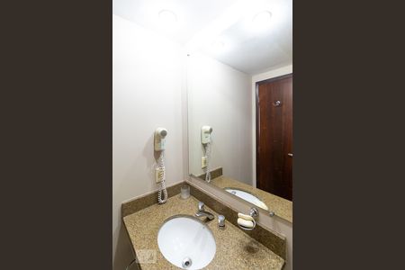 Banheiro de kitnet/studio para alugar com 1 quarto, 28m² em Jardim Paulista, São Paulo