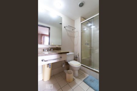 Banheiro de kitnet/studio para alugar com 1 quarto, 28m² em Jardim Paulista, São Paulo