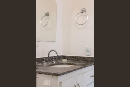 Banheiro de apartamento para alugar com 1 quarto, 33m² em Vila Buarque, São Paulo