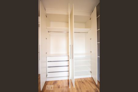 Quarto 1 - Armários de apartamento para alugar com 2 quartos, 58m² em Barra Funda, São Paulo