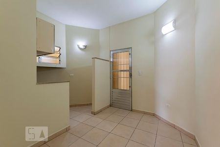 Sala e Cozinha de apartamento para alugar com 1 quarto, 30m² em Vila Monumento, São Paulo