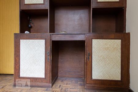 Quarto 1 - Armários de apartamento para alugar com 3 quartos, 74m² em Sagrada Família, Belo Horizonte