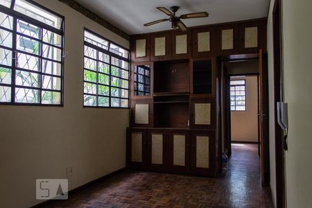 Sala de apartamento para alugar com 3 quartos, 74m² em Sagrada Família, Belo Horizonte