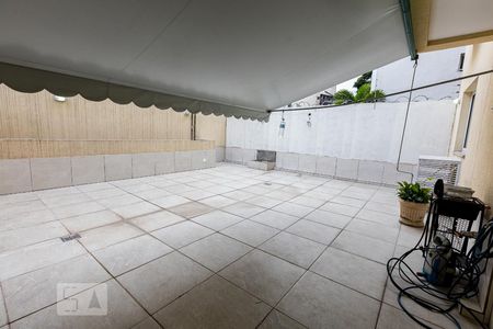 Apartamento à venda com 120m², 2 quartos e 1 vagaQuintal