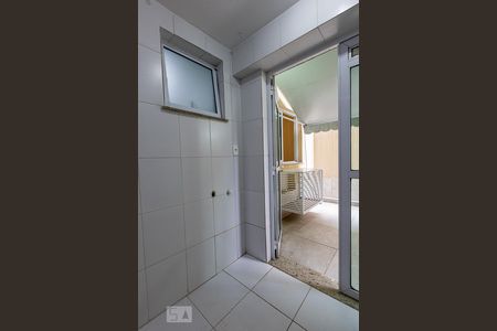 Apartamento à venda com 120m², 2 quartos e 1 vagaÁrea de Serviço