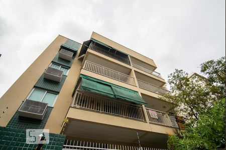 Apartamento à venda com 120m², 2 quartos e 1 vagaFachada