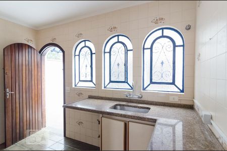 Casa para alugar com 115m², 2 quartos e 2 vagasCozinha