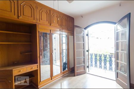 Casa para alugar com 115m², 2 quartos e 2 vagasSuíte 1