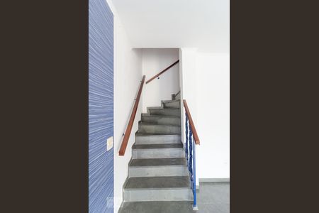 Escadas de casa à venda com 2 quartos, 115m² em Jabaquara, São Paulo