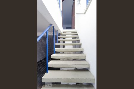 Casa para alugar com 115m², 2 quartos e 2 vagasEscada