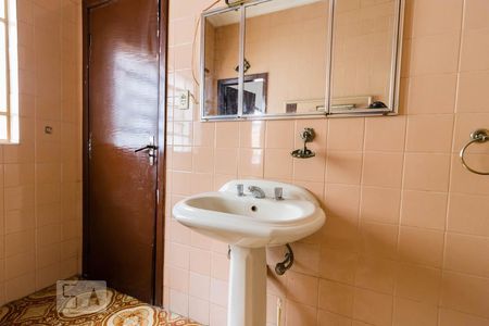 Casa à venda com 240m², 5 quartos e 1 vagaBanheiro da Suíte