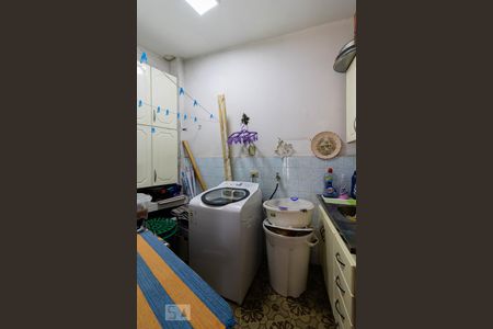 Casa à venda com 240m², 5 quartos e 1 vagaLavanderia