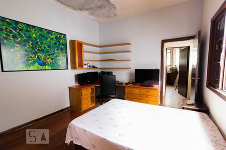 Casa à venda com 240m², 5 quartos e 1 vagaSuíte