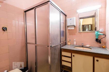 Casa à venda com 240m², 5 quartos e 1 vagaBanheiro de Serviço