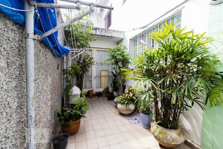 Casa à venda com 240m², 5 quartos e 1 vagaQuintal