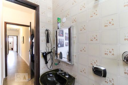 Casa à venda com 430m², 4 quartos e 3 vagasBanheiro da Suíte 1