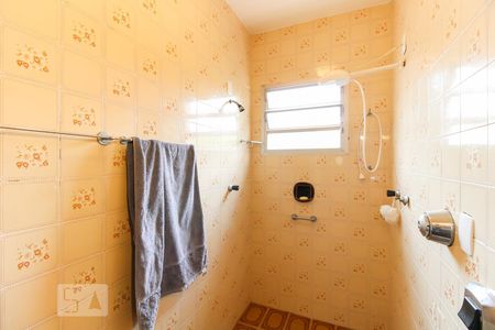 Casa à venda com 430m², 4 quartos e 3 vagasBanheiro da Suíte 2