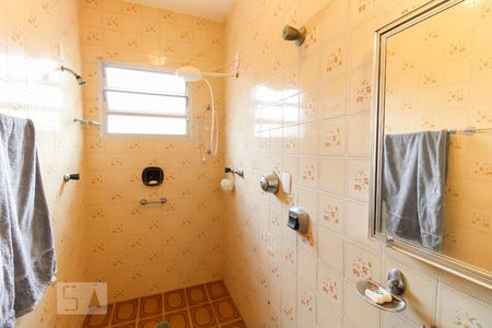 Casa à venda com 430m², 4 quartos e 3 vagasBanheiro da Suíte 2