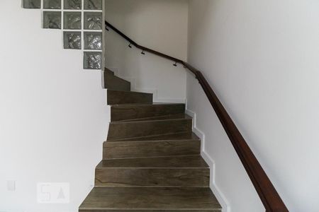 Escada de casa à venda com 4 quartos, 430m² em Aclimação, São Paulo