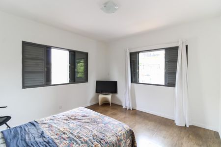 Casa à venda com 430m², 4 quartos e 3 vagasSuíte 2