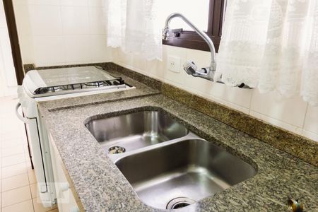 Apartamento para alugar com 76m², 2 quartos e 2 vagasCozinha Pia