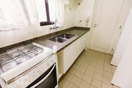 Apartamento para alugar com 76m², 2 quartos e 2 vagasCozinha