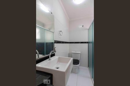 Casa de condomínio para alugar com 66m², 2 quartos e 1 vaga Casa de condomínio para alugar com 66m², 2 quartos e 1 vagaBanheiro