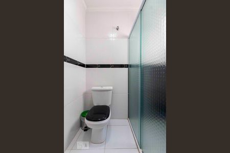 Casa de condomínio para alugar com 66m², 2 quartos e 1 vaga Casa de condomínio para alugar com 66m², 2 quartos e 1 vagaBanheiro