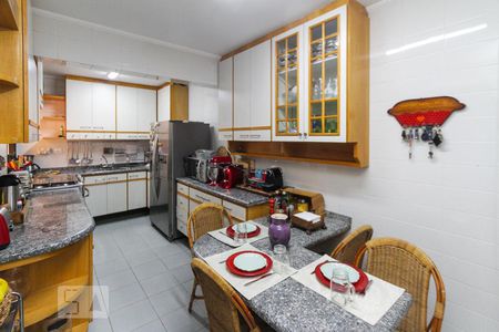 Apartamento para alugar com 136m², 3 quartos e 3 vagasCozinha