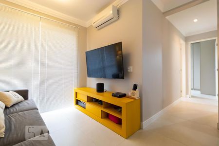 Sala de TV de apartamento à venda com 2 quartos, 55m² em Parque Rural Fazenda Santa Cândida, Campinas
