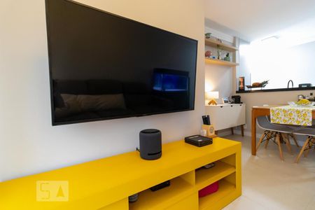 Sala de TV de apartamento à venda com 2 quartos, 55m² em Parque Rural Fazenda Santa Cândida, Campinas