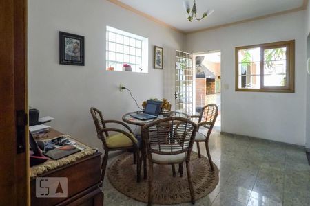 Sala adicional de casa à venda com 4 quartos, 250m² em Jardim da Gloria, São Paulo