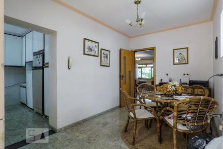 Sala adicional de casa à venda com 4 quartos, 250m² em Jardim da Gloria, São Paulo