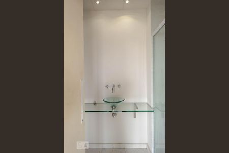 Apartamento à venda com 70m², 1 quarto e 2 vagasBanheiro