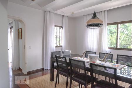 Apartamento à venda com 340m², 4 quartos e 6 vagas Apartamento à venda com 340m², 4 quartos e 6 vagasSala de Jantar