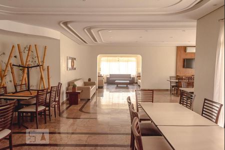 Apartamento à venda com 340m², 4 quartos e 6 vagas Apartamento à venda com 340m², 4 quartos e 6 vagasÁrea comum - Salão de festas