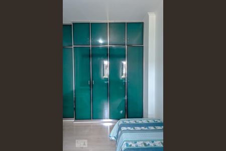 Apartamento à venda com 340m², 4 quartos e 6 vagas Apartamento à venda com 340m², 4 quartos e 6 vagasSuíte 2