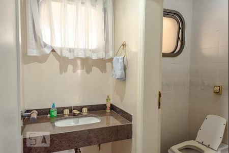 Apartamento à venda com 340m², 4 quartos e 6 vagas Apartamento à venda com 340m², 4 quartos e 6 vagasLavabo