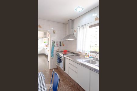 Apartamento à venda com 340m², 4 quartos e 6 vagas Apartamento à venda com 340m², 4 quartos e 6 vagasCozinha