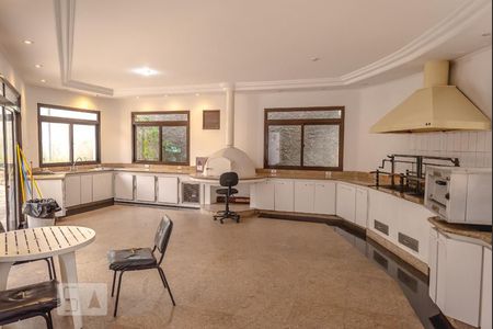 Apartamento à venda com 340m², 4 quartos e 6 vagas Apartamento à venda com 340m², 4 quartos e 6 vagasÁrea comum - Churrasqueira